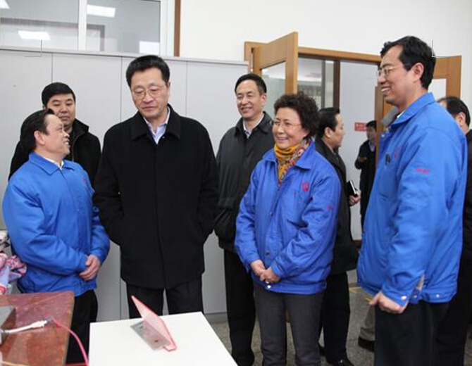 米兰网页版·官方端在线-米兰（中国）集团董事长带葛市长等相关领导视察质量中心