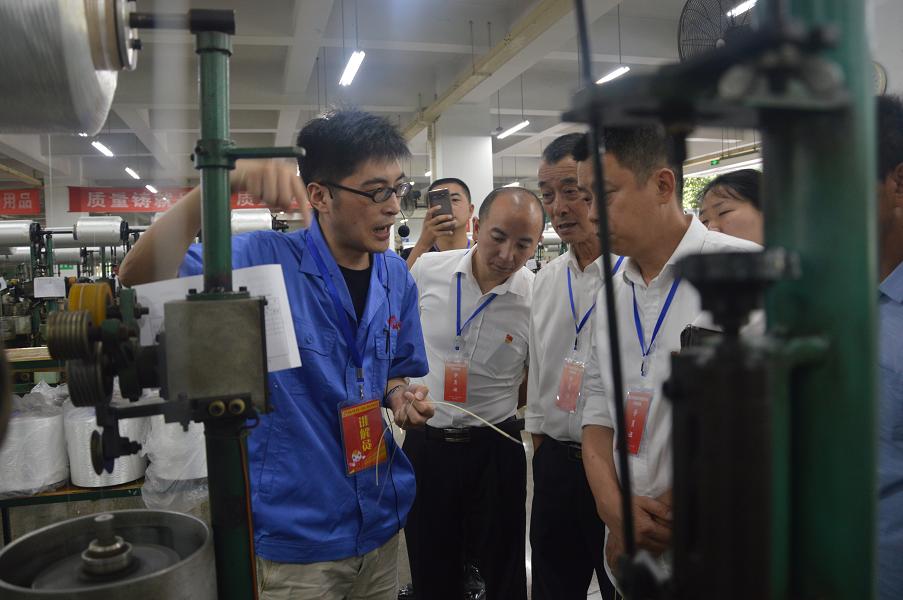 眉山市两新党组织书记示范培训班参观成都米兰网页版·官方端在线-米兰（中国）集团制线车间