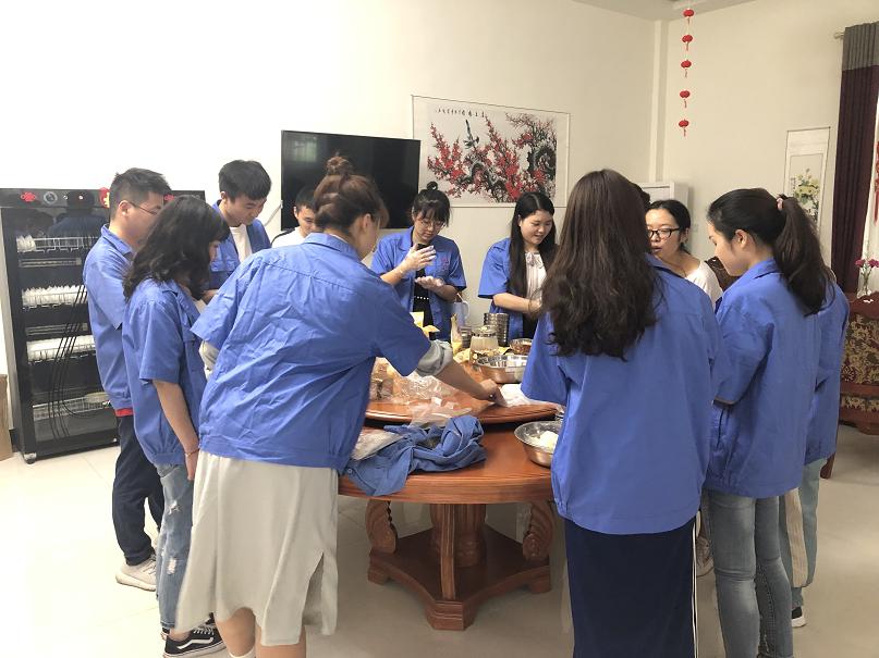 成都米兰网页版·官方端在线-米兰（中国）集团七彩青年俱乐部之自制美心冰皮月饼