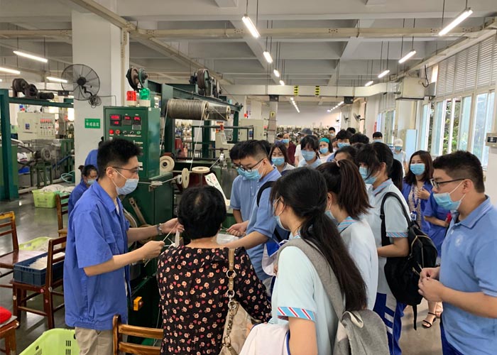 走进米兰网页版·官方端在线-米兰（中国）科普基地，开展卫生防疫体验