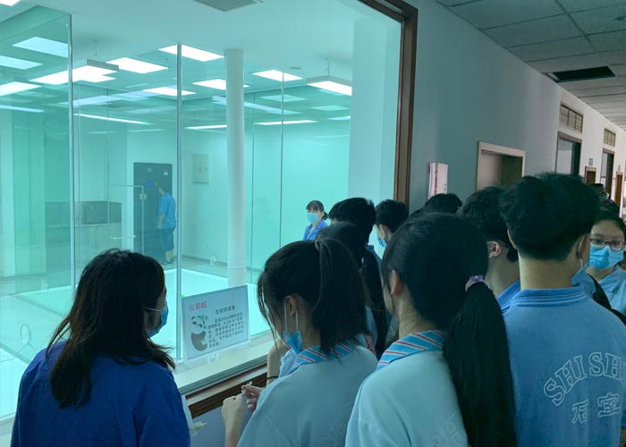 走进米兰网页版·官方端在线-米兰（中国）科普基地，开展卫生防疫体验