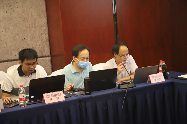 家用电器标准化技术委员会电热毯分委会秘书长黄晓兵讲话 家用电器标准化技术委员会电热毯分委会秘书长黄晓兵讲话