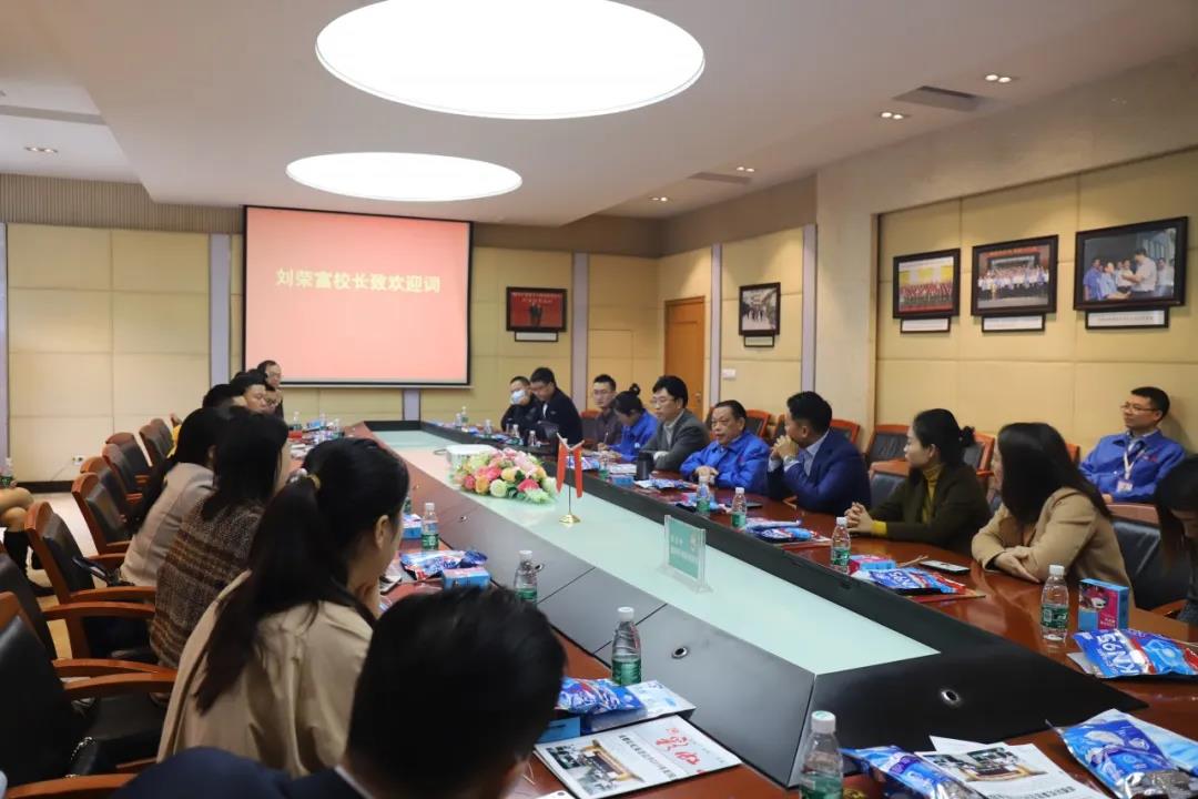 四川行动教育校长EMBA41期校友走进成都米兰网页版·官方端在线-米兰（中国）集团游学交流
